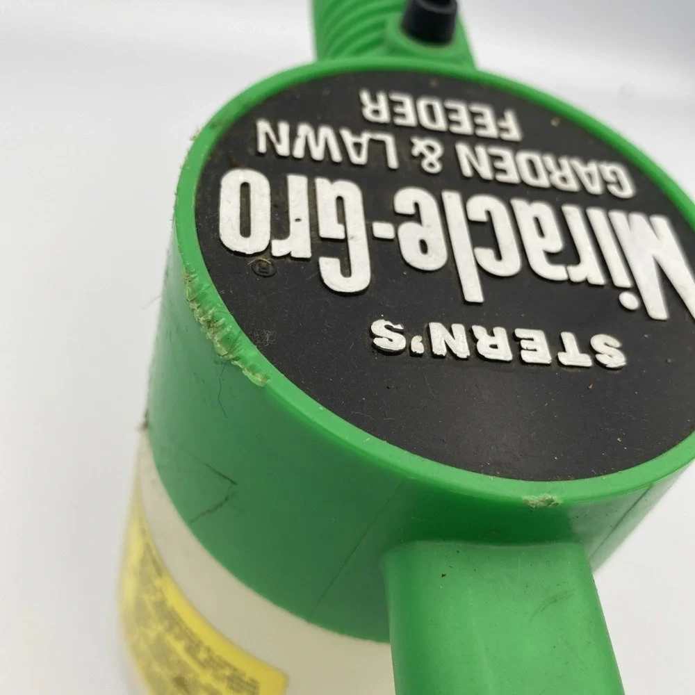 Miracle-Gro Garden &‎ Lawn Feeder – Vintage Hose-End Sprayer